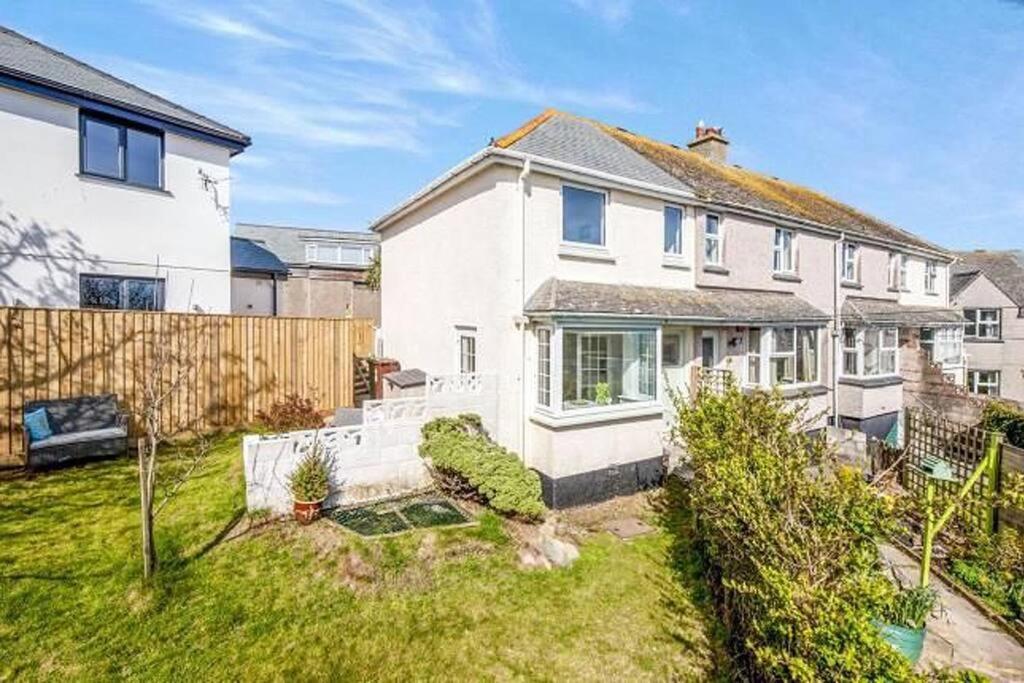 Sunrise! ~ 2 Bedrooms, Garden, Parking, Sea Views St Ives Kültér fotó