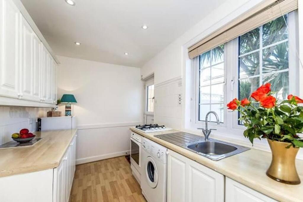 Sunrise! ~ 2 Bedrooms, Garden, Parking, Sea Views St Ives Kültér fotó
