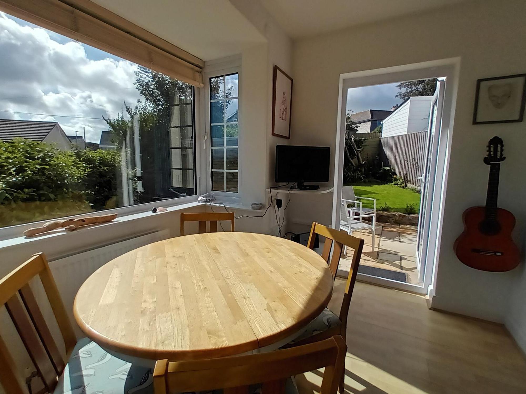 Sunrise! ~ 2 Bedrooms, Garden, Parking, Sea Views St Ives Kültér fotó